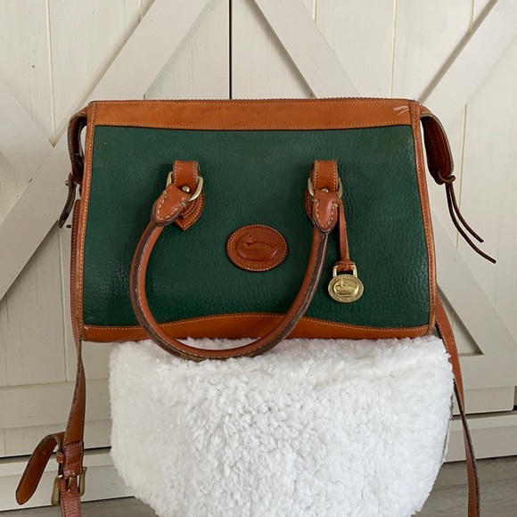 Dooney & Bourke Handbags - Dooney & Bourke Vintage 90’s Shoulder Bag Purse